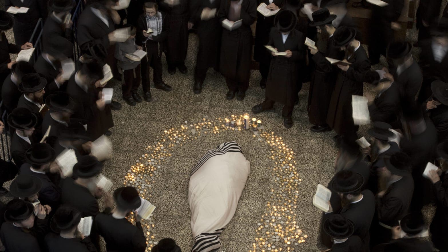 Что запрещено в траур. Похороны в Израиле традиции. Похороны цадика Израиля.